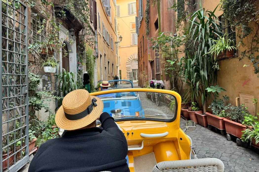 Dolce Vita Tours: Rome's Ultimate Vintage Electric Driving Tour
