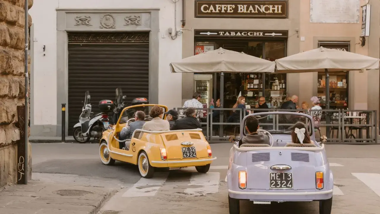 Postcard Florence: Panoramic eFiat 500 Cabrio Experience