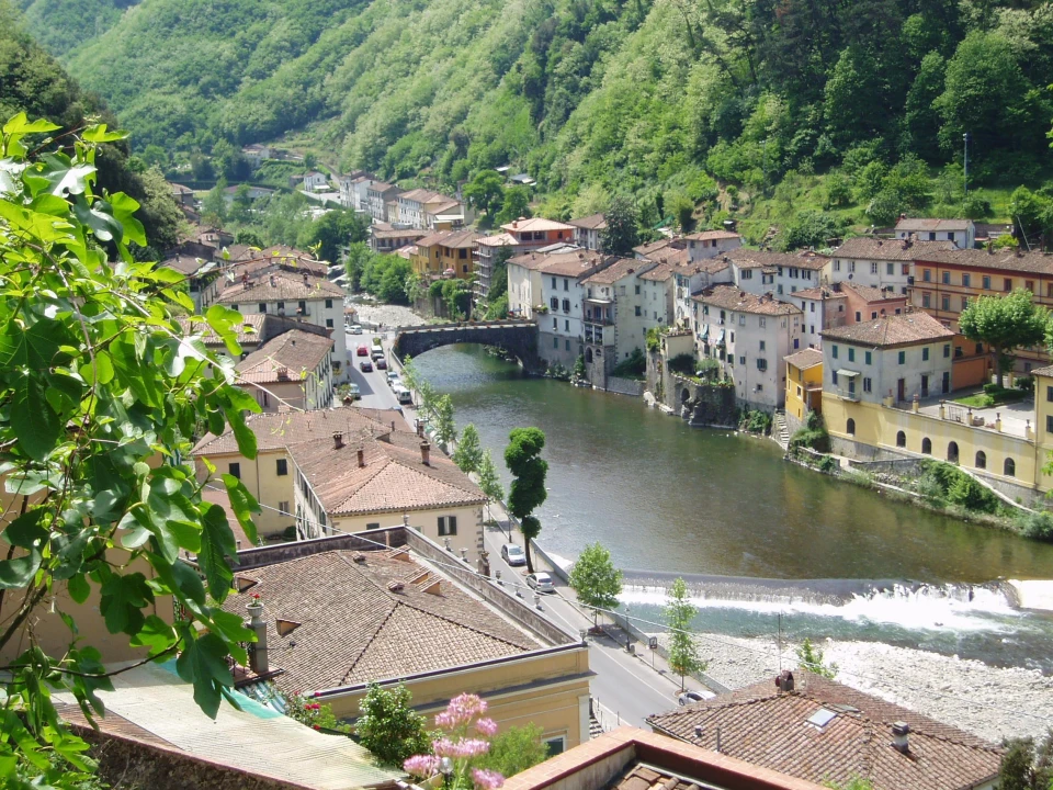 Pisa & Lucca Full-Day Tour from Florence