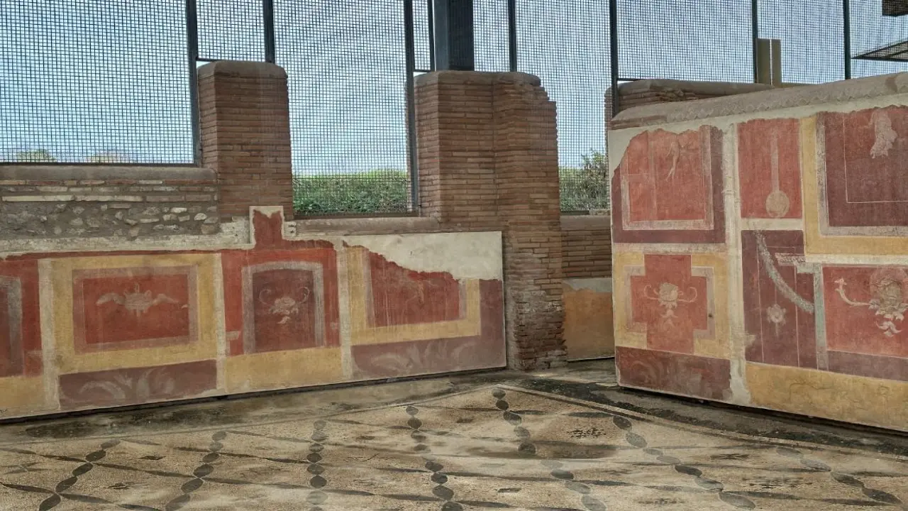 Tour Ostia Antica: Exclusive Painted Houses Tour