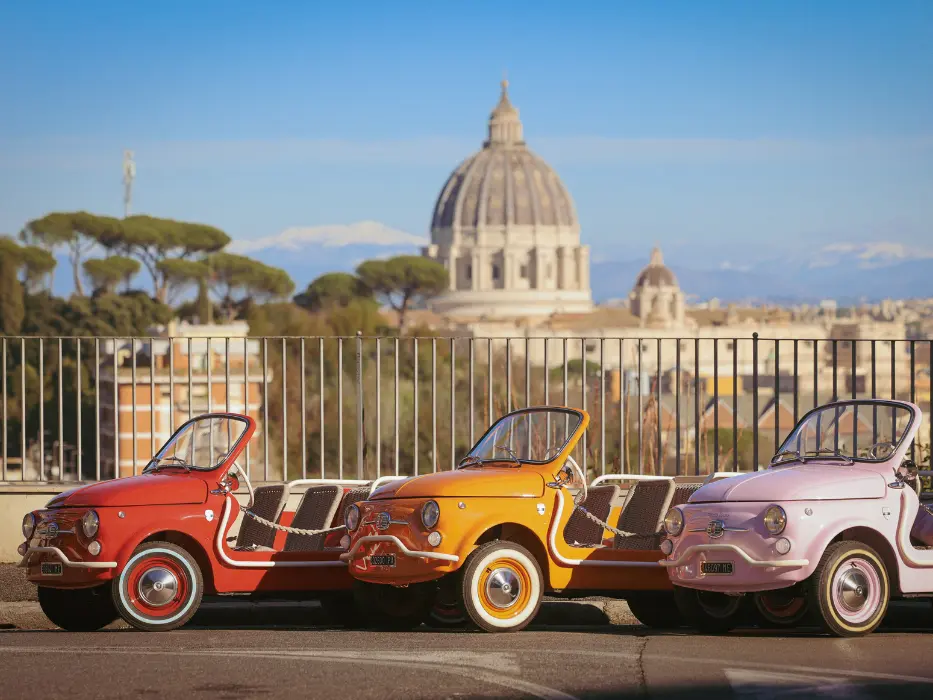 La Dolce Vita in Rome: 1-Hour Vintage Electric Fiat Experience