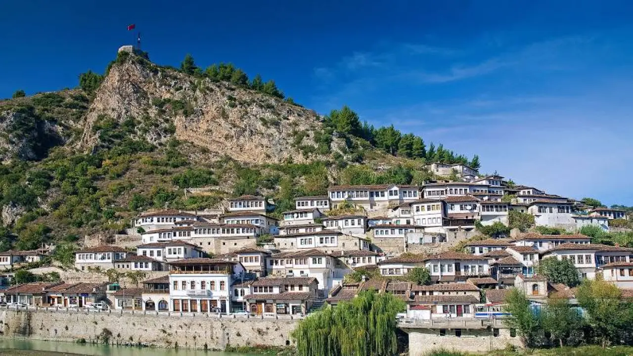 Full-Day Tour in Berat, Belshi Lake and Wine Tasting